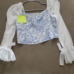 20% Off 2 Or More Items Sh5 Floral Blue and White Women's Top
